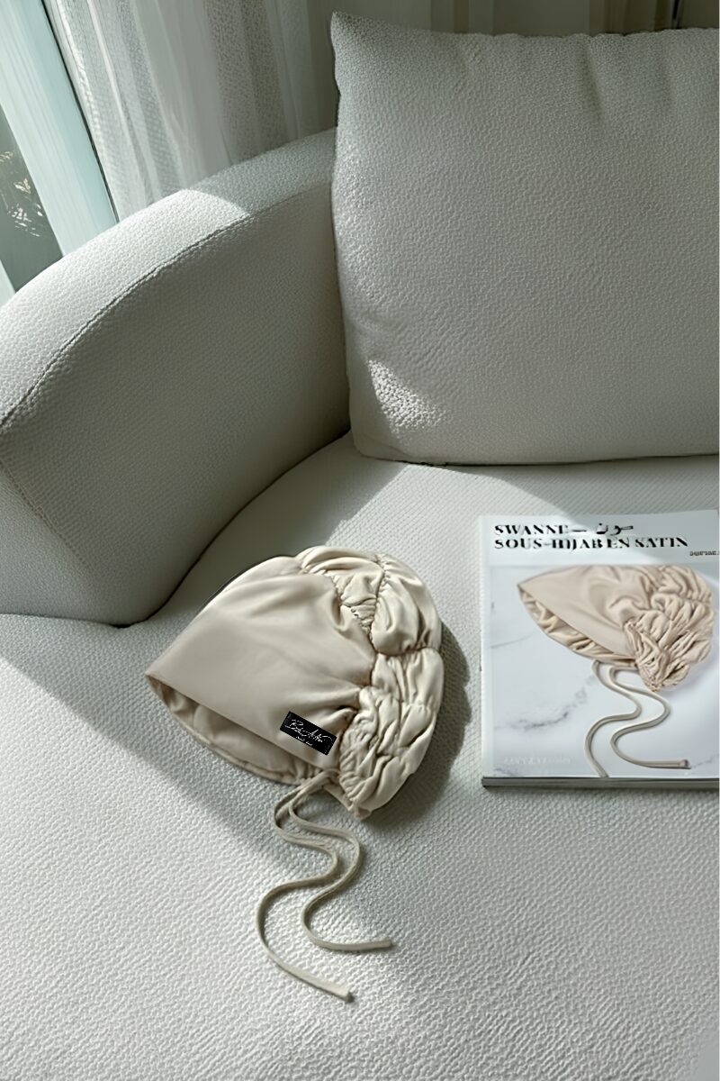 | Bonnet Satin | سون Swanne